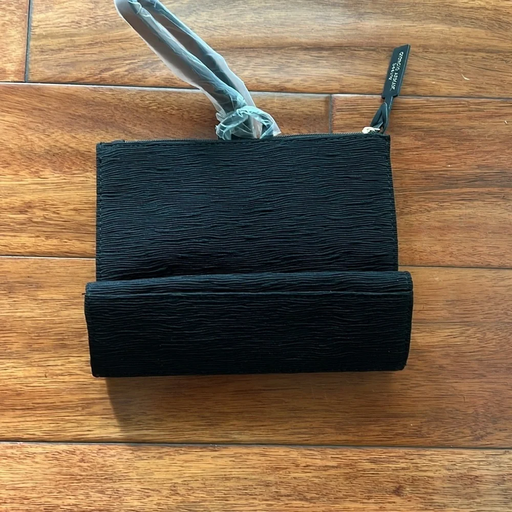 NWT Giorgio Armani Make-Up Bag in Black